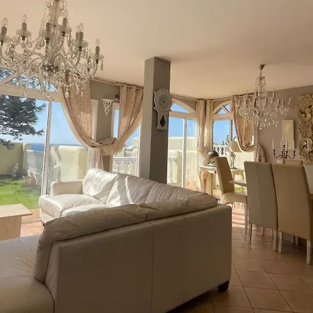 فيلة - Sleeps 4 - Jacuzzi - Garden - Pet Friendly